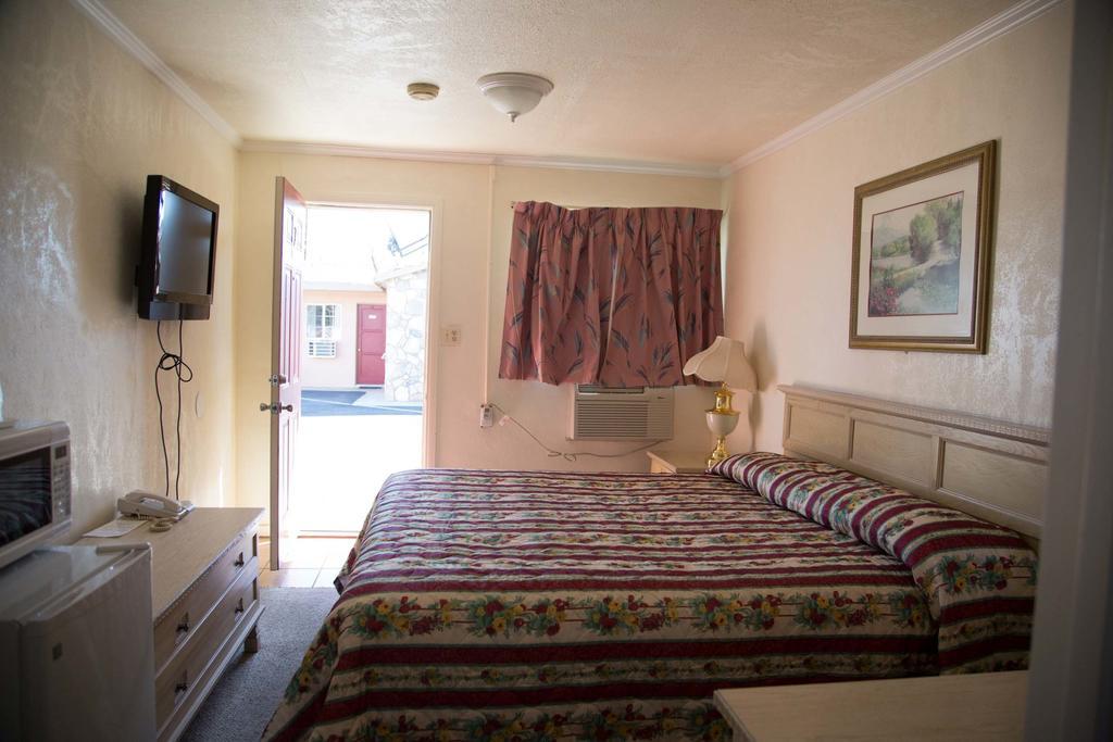 Boron Motel Eksteriør billede